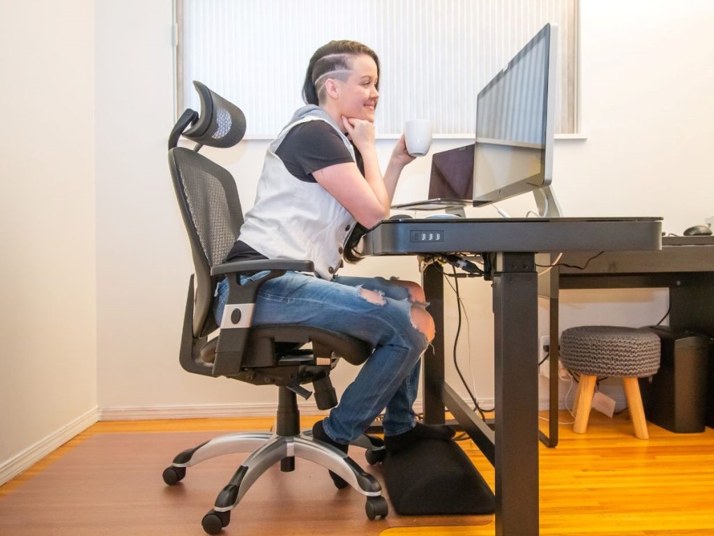 1 Importance of Ergonomic Chairs for Long Working Hours